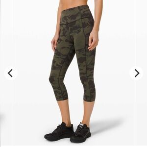 New Lululemon women's Fast and Free Crop II camo green capri leggings Sz 8 Nulux